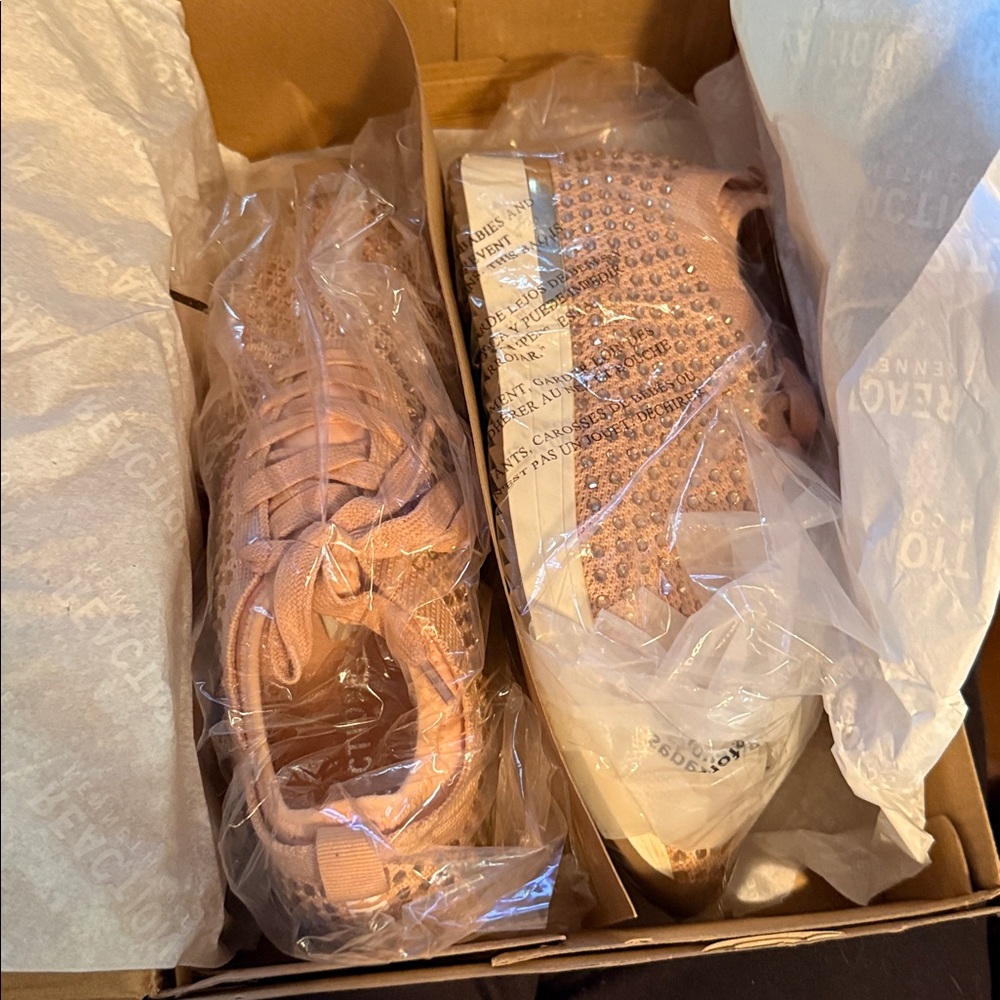 Kenneth Cole NWT Women's Stunning Pink Knit Rhinestone Bling Sneakers (SH217) - Picture 11 of 12